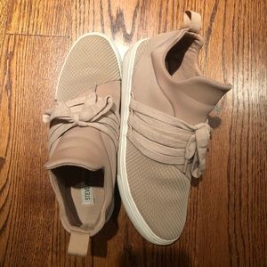Steve Madden Jlancer sneakers
